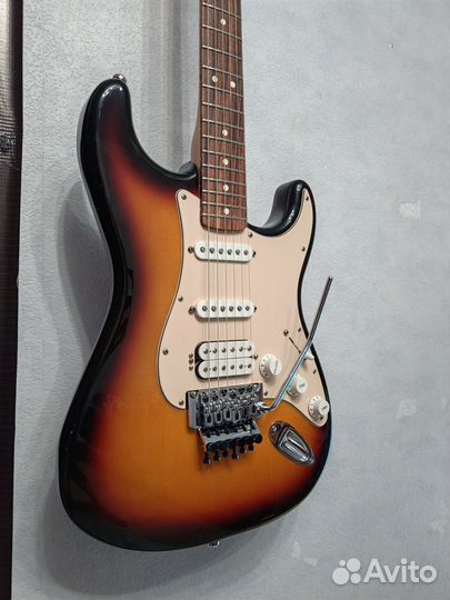 Юбилейный Fender Stratocaster MIM электрогитара