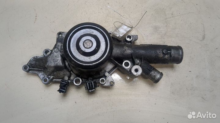 Насос водяной Mercedes C W203, 2003