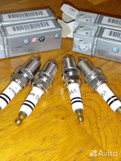 Свеча зажигания VAG 06H905611