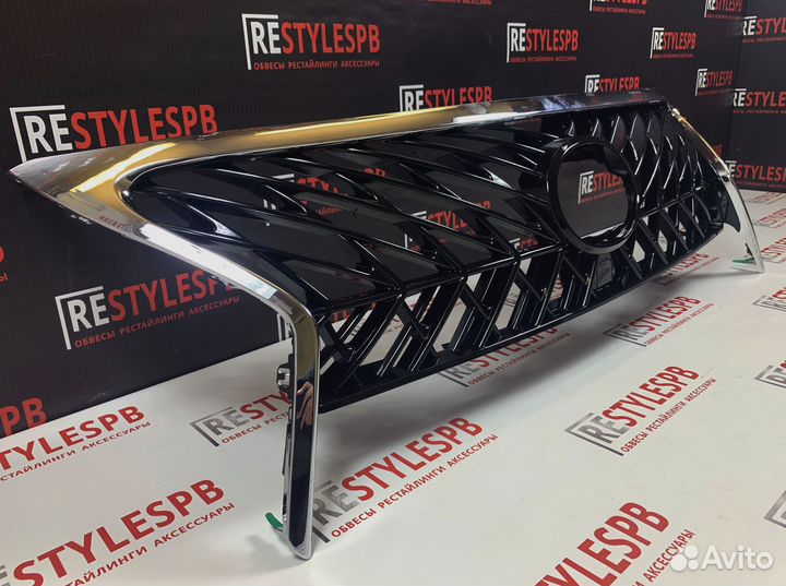 Решетка радиатора Lexus LX570 2012-2015 г