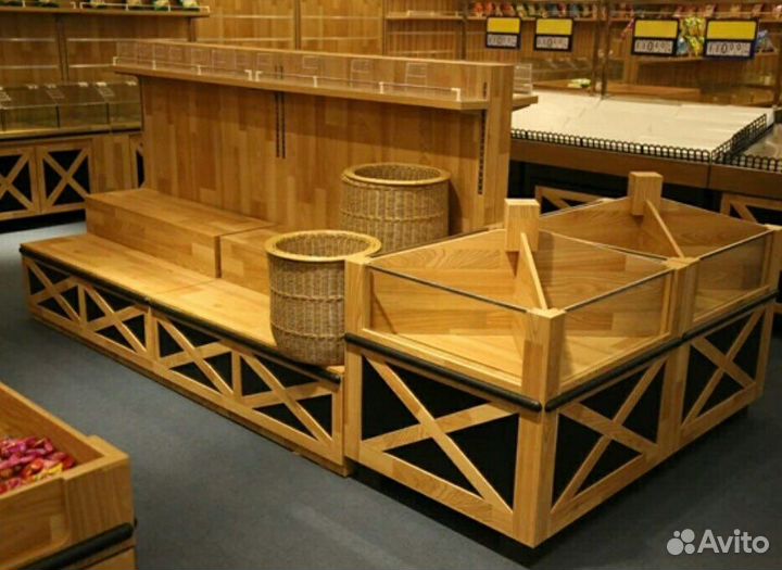 Стеллажи полки витрины