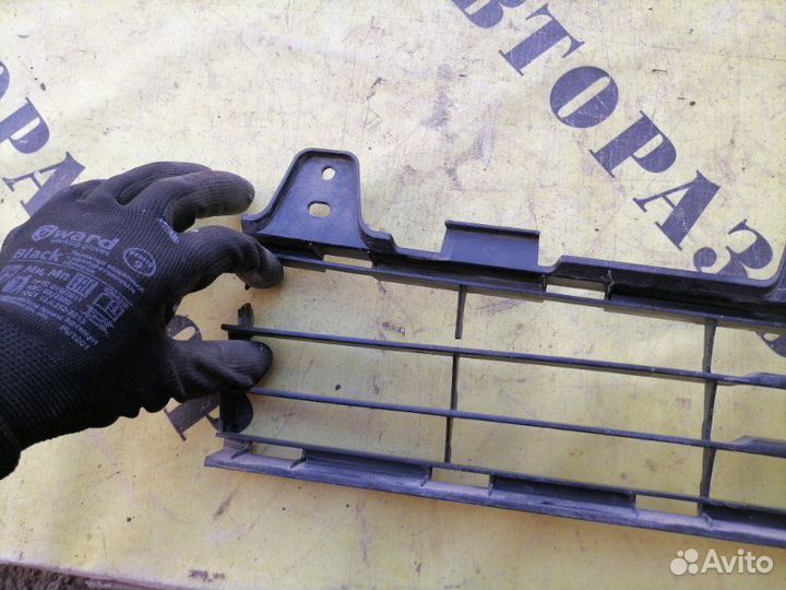 Решетка в бампер Toyota Land Cruiser 200 2008-2021