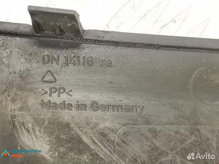 Ресничка (ус) правой фары Volkswagen Crafter 2007