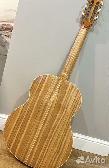 Мастеровая акустическая гитара (массив)