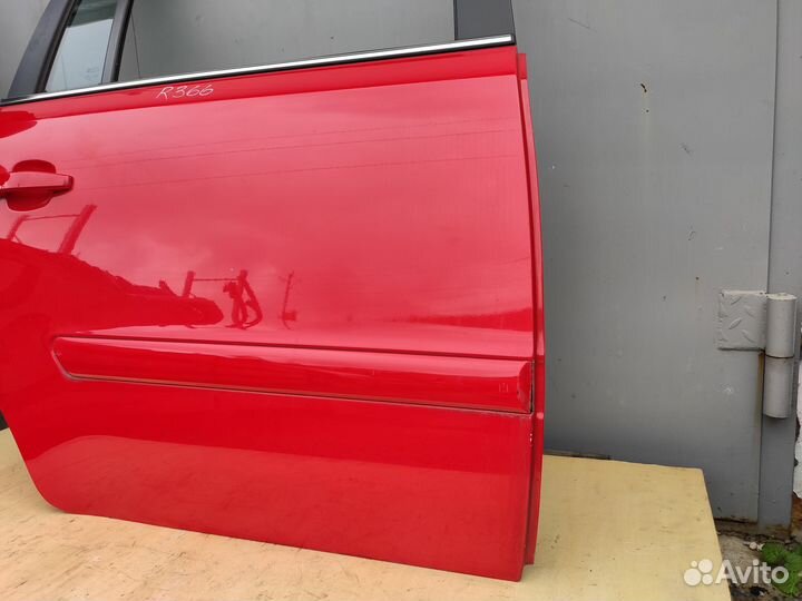 Дверь задняя правая на Opel Zafira B