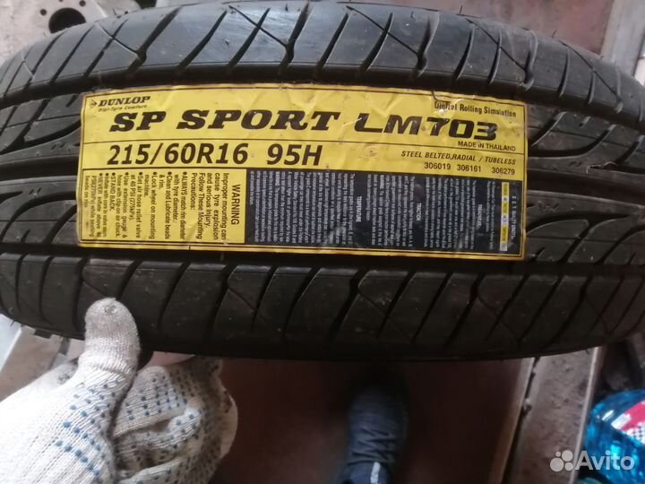 Dunlop SP Sport LM703 215/60 R16 95H