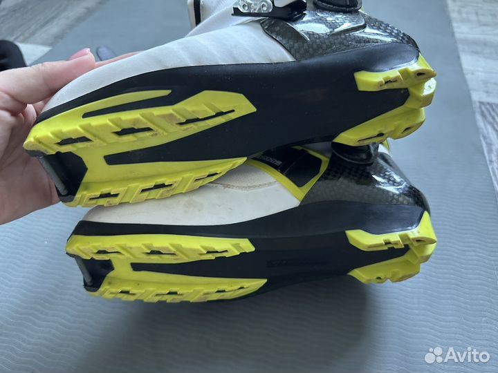 Лыжные ботинки fisher carbonlite skate + бахилы