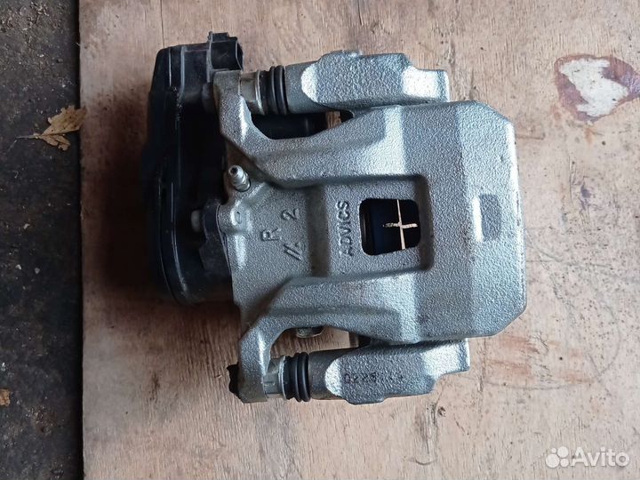 Задний правый суппорт mitsubishi outlander 3