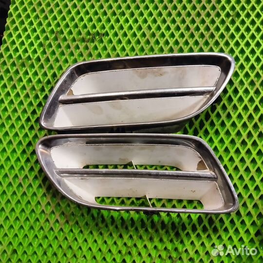 Решетка радиатора левая Nissan Primera P11 1999