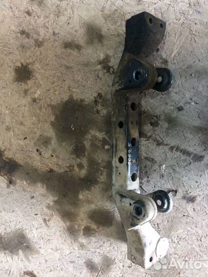 Балка передняя Kia Sorento 1