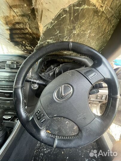 Lexus is по запчастям