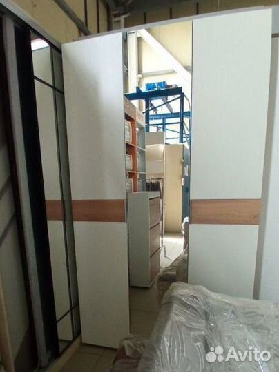 Шкаф распашной