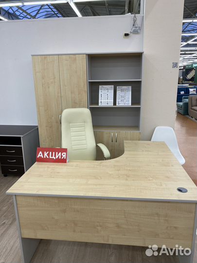 Стол угловой