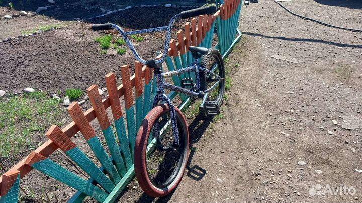 Трюковой велосипед BMX