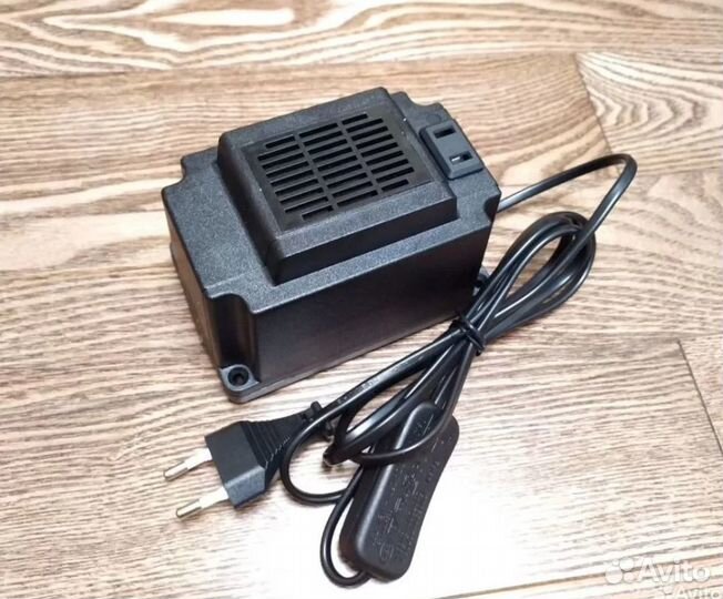 Понижающий трансформатор 100 Вольт - 220Вольт