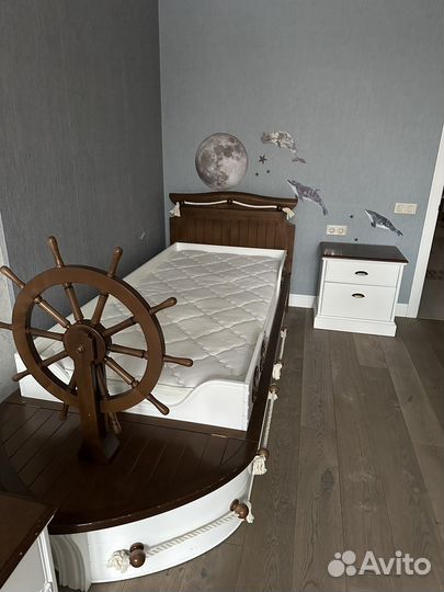 Эксклюзивная мебель из массива для детской комнаты