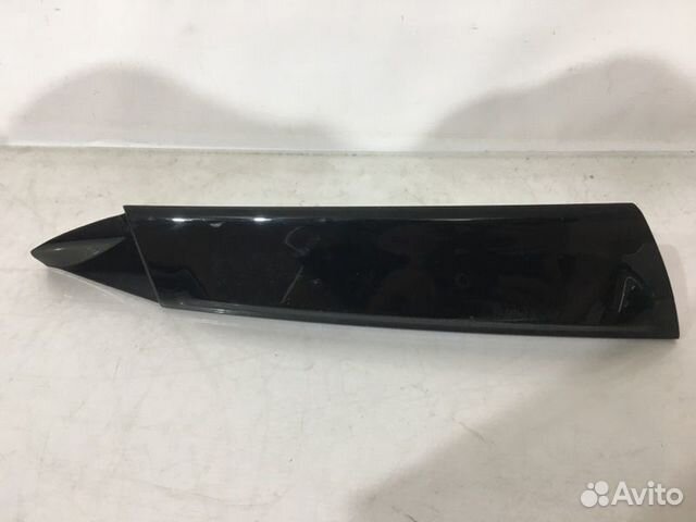 Молдинг стекла задний правый Toyota Fortuner 2