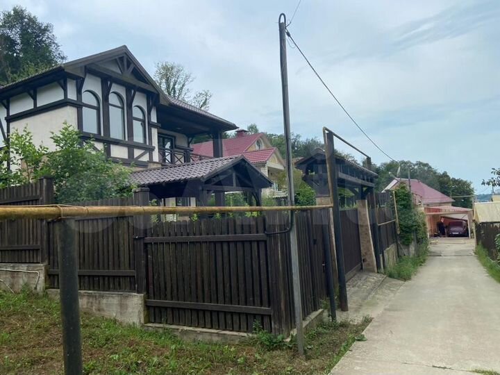 Дом 305 м² на участке 6,6 сот.