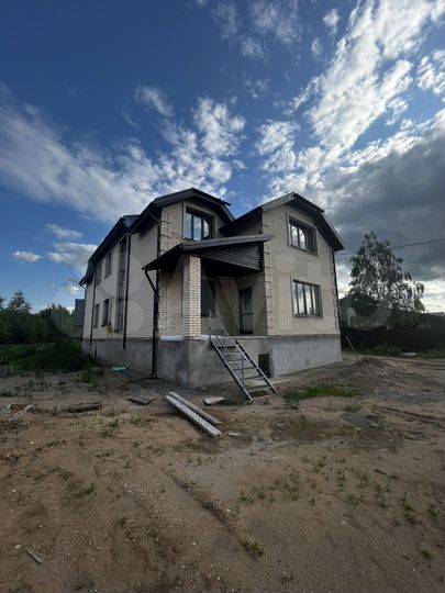 Коттедж 600 м² на участке 17 сот.