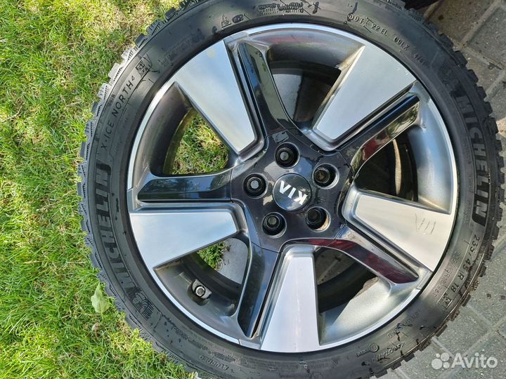 Оригинальные диски r18 kia soul с зимней резиной