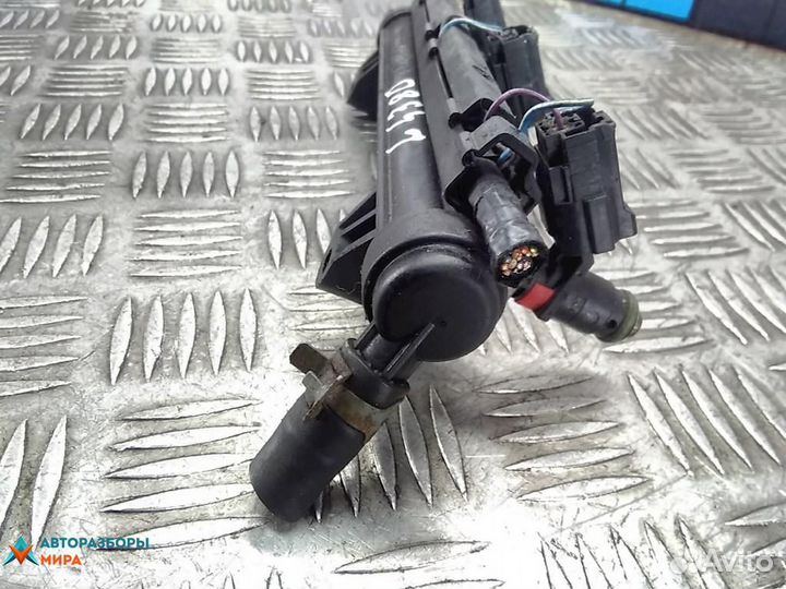 Топливная рампа Volkswagen Polo 5 2011 03E133320A