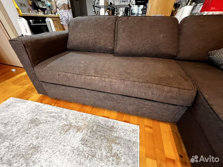 Диван угловой с козкткой