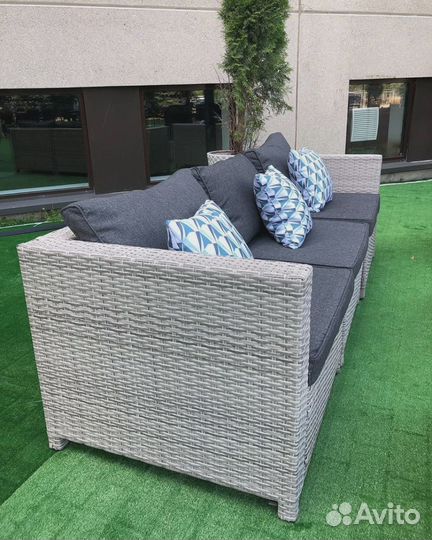 Лаунж зона из искусственного ротанга