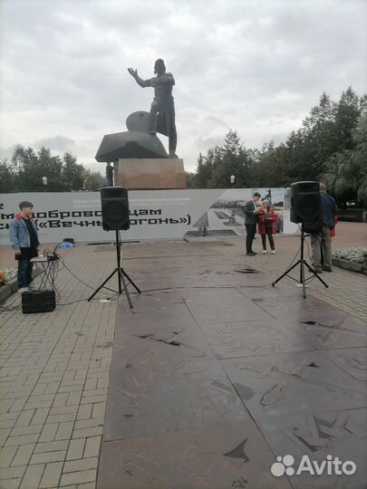 Диджей с аппаратурой на ваш праздник