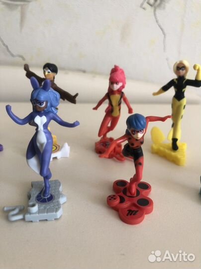 Киндер сюрприз Леди Баг и Супер Кот