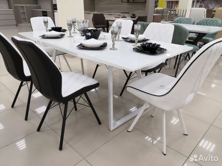 Стол обеденный раздвижной Зевс стекло - 1,4 м