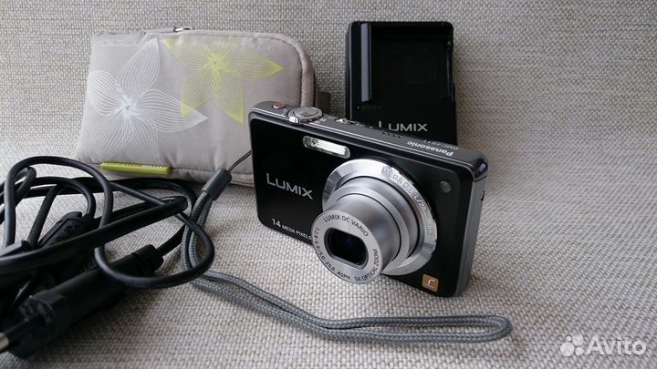 Цифровой фотоаппаратPanasonic Lumix DMC-FS11