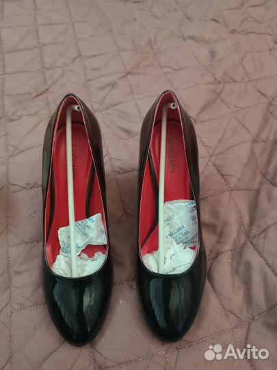 Туфли женские 37 размер на каблуке новые