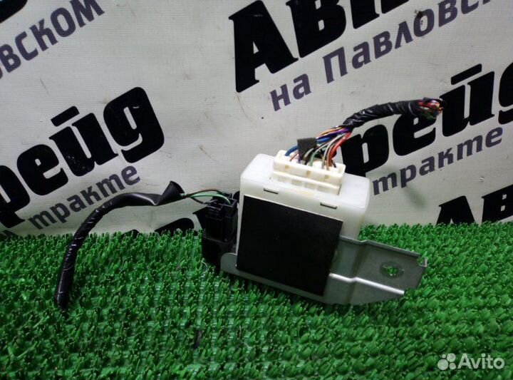 Блок управления центральным замком Nissan Cefiro