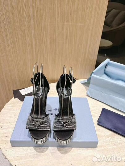 Женские босоножки на каблуке Prada