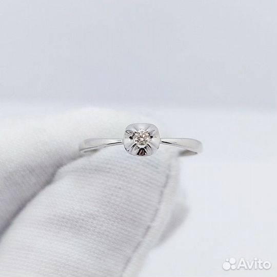 Золотое кольцо с камнем 16,5р