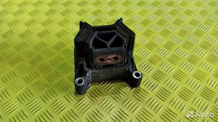 Опора двигателя правая Man Tgl