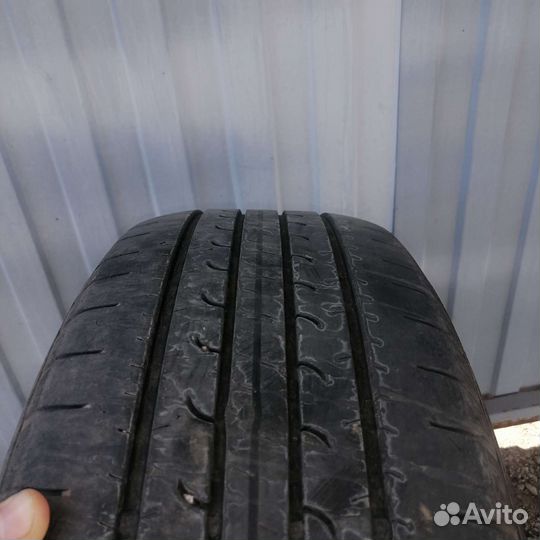 Goodyear EfficientGrip SUV 215/60 R17