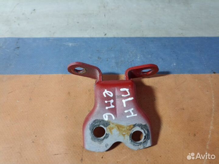 Петля двери передняя левая Geely Emgrand