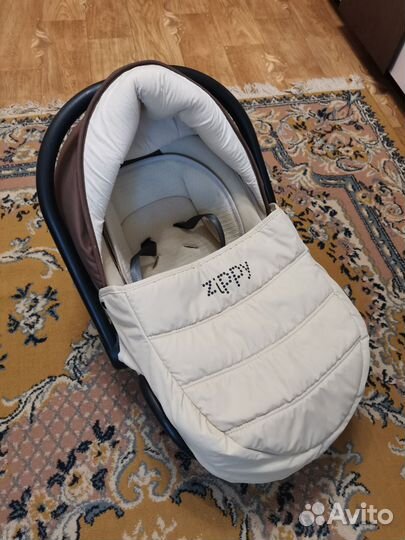 Продам коляску 3 в 1