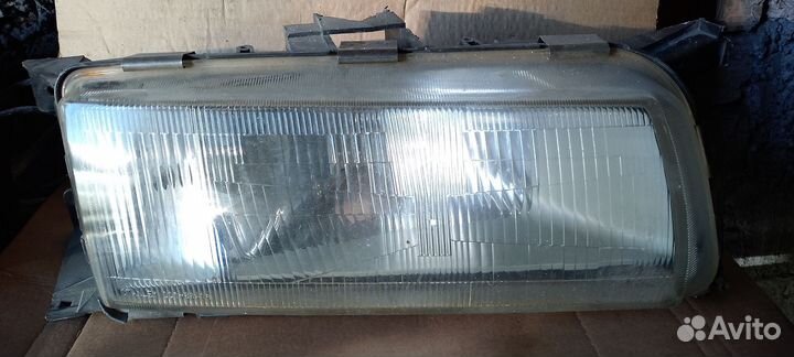 Фара передняя правая