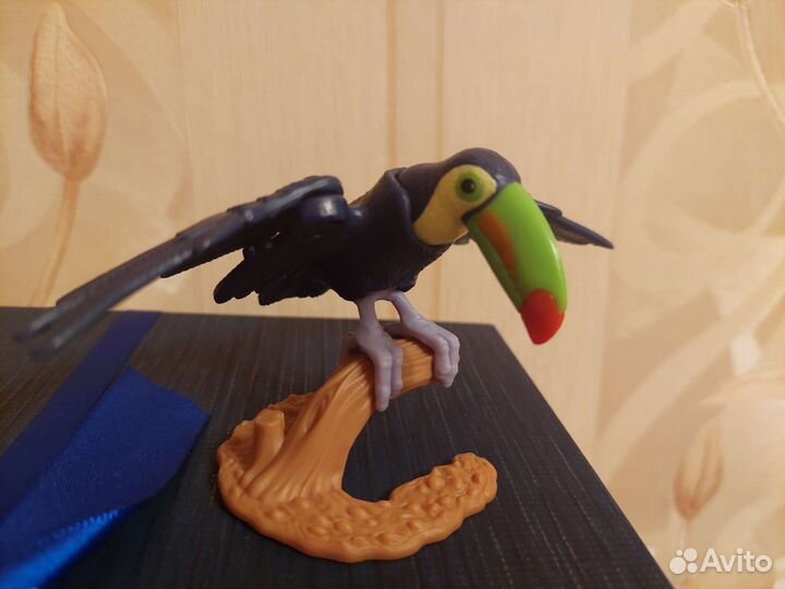 Тукан из киндер Natoons Maxi обмен