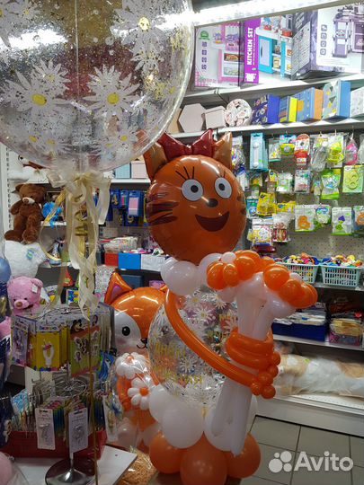 Надуваем шары воздухом и делаем фигурки из шаров