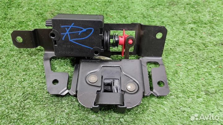 Замок крышки багажника BMW X3 (E83) 2004