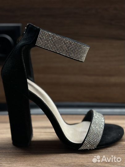 Босоножки женские