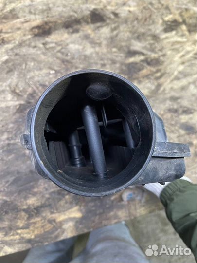 Корпус воздушного фильтра Ford Mondeo 2 1.6