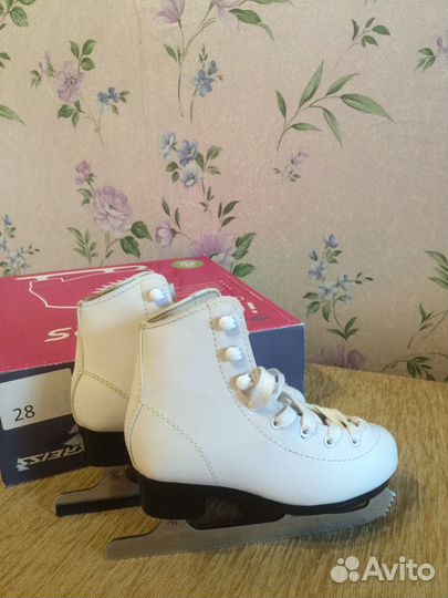 Коньки фигурные, р.28 и р.30