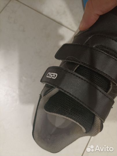 Кроссовки детские