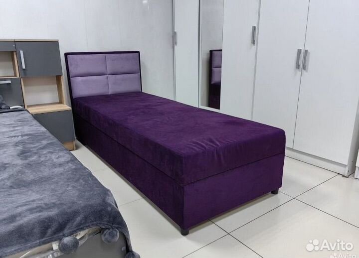 Кровать односпальная с матрасом