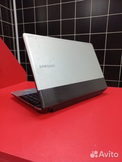 Ноутбук Samsung NP300E5A