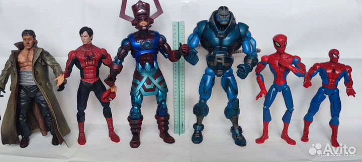 Toybiz hasbro shelf X-men Avengers Marvel Legends